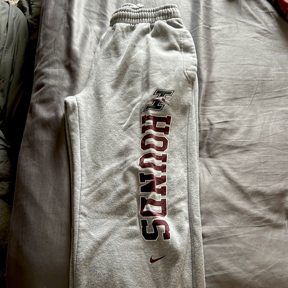 Nike grey U Indy sweatpants